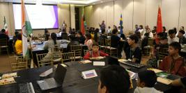 Con la participación de 100 estudiantes con Aptitudes Sobresalientes (AS) atendidos por las Unidades de Servicios de Apoyo a la Educación Regular (USAER) de Ciudad Juárez, se realizó la actividad denominada “ONU, Temas de Migración”, donde se abordaron los fenómenos migratorios internacionales.