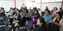Con el objetivo de brindar mejores oportunidades de aprendizaje a estudiantes de Educación Básica, el Gobierno del Estado entregó equipo de cómputo a representantes de 23 planteles de Ciudad Juárez.