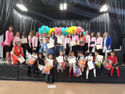 La comunidad escolar del Sector 17 de Educación Preescolar en Ciudad Juárez, organizó una muestra de lectura y escritura del Concurso Estatal “Don Quijote nos invita a Leer”.