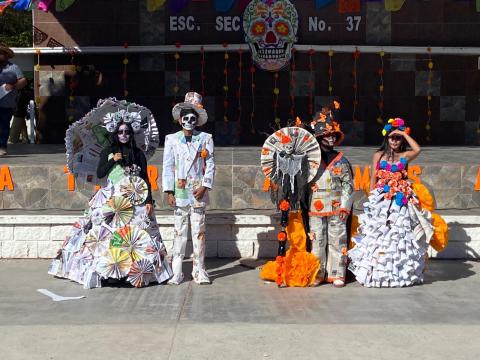 Con la participación de 250 estudiantes de la Escuela Secundaria Técnica No. 37 de Ciudad Juárez, se llevó a cabo el Festival de Baile de Xantolo, una mezcla entre las creencias prehispánicas sobre la muerte y las tradiciones católicas de todos los santos y fieles difuntos.