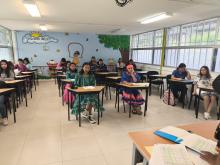 Presentaron examen de bilingüismo 58 alumnas de pueblos originarios en escuelas normalistas del subsistema federalizado Se les aplica el examen de admisión en su propio idioma 