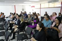 Con el objetivo de brindar mejores oportunidades de aprendizaje a estudiantes de Educación Básica, el Gobierno del Estado entregó equipo de cómputo a representantes de 23 planteles de Ciudad Juárez.