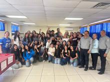 Con la participación de estudiantes de ambos turnos y de todos los grados escolares, así como de madres y padres de familia, además de personal docente, la Escuela Secundaria Técnica No. 80 llevó a cabo la Feria de Emprendimiento.