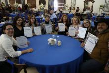 Autoridades educativas y representantes sindicales, entregaron estímulos económicos y reconocimientos a 313 trabajadores que forman parte del Personal de Apoyo y Asistencia a la Educación (PAAE) del subsistema federalizado, por sus 10, 15, 20, 25, 30, 35 y 40 años de servicio a la educación.