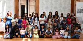 Estudiantes de la Escuela Primaria 2 de Octubre, en colaboración con la Unidad de Servicios de Apoyo a la Educación Regular (USAER) 104, inauguraron la muestra artística “De mis manos al museo” en las instalaciones del Centro Cultural Quinta Carolina.