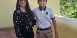 Después de superar la competencia regional y estatal de la Olimpiada Nacional de Matemáticas de Primaria, Secundaria y Bachillerato (Onmapsb) 2026, el alumno de primer grado de la Escuela Secundaria Federal No.1 de Ciudad Juárez, Diego Esteban García Vega obtuvo su pase para la Olimpiada Nacional de Matemáticas que se llevará a cabo del 1 al 4 de mayo en Guadalajara, Jalisco.