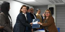 En beneficio de 327 docentes y personal de apoyo en retiro, la Secretaría de Educación y Deporte, a través de Servicios Educativos del Estado de Chihuahua (SEECH), dispersó 2 millones 761 mil 782 pesos para cubrir el Bono de Recuperación correspondiente al tercer trimestre de 2026.
