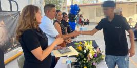 El Centro de Educación Extraescolar (CEDEX) No. 20 "Marco Antonio Moreno Ruiz", ubicado en la Escuela Primaria Jaime Torres Bodet en el suroriente de Ciudad Juárez, entregó certificados de conclusión de estudios a 32 estudiantes de Primaria y Secundaria.